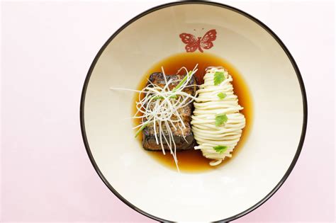 Gucci Osteria Tokyo takes you into a culinary wonderland.